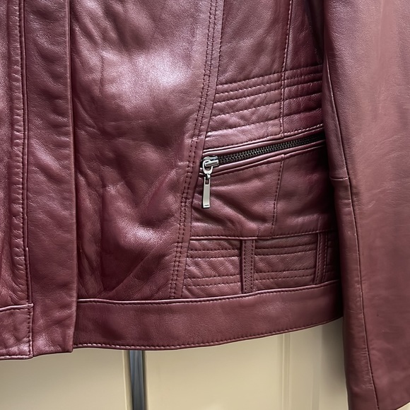 Burgundy Leather Jacket Size Large - Picture 2 of 10
